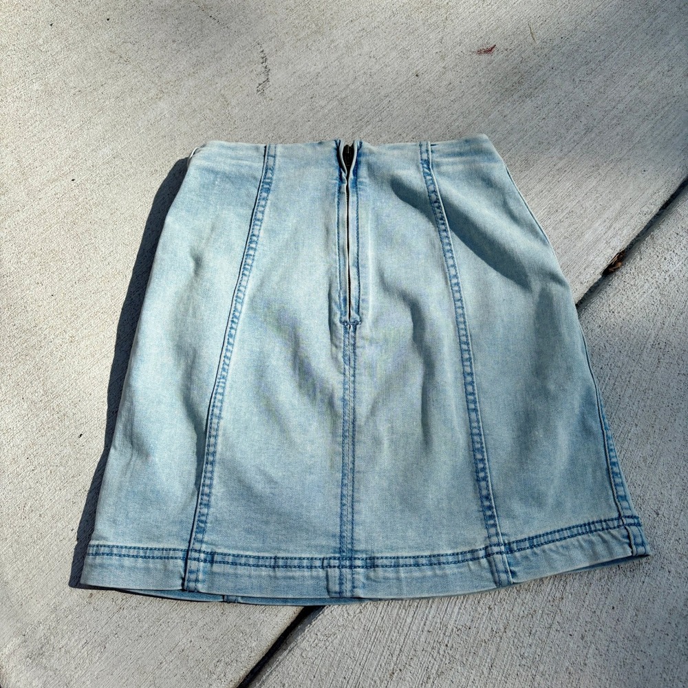 Free People Light Wash Denim Mini Skirt High Waisted Exposed Zipper Blue Size 0